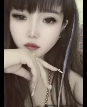 从四川过来的骚逼少妇