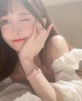 青岛透明装情趣黑丝袜小姐姐做爱厉害