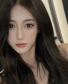 粉嫩大学生刚下水